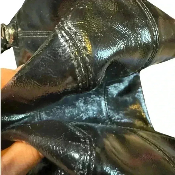 Coach Mia Patent Mini Maggie - Picture 10 of 16